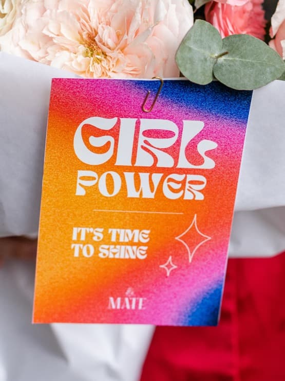 Открытка цветная "Girl power" Открытка цветная "Girl power"